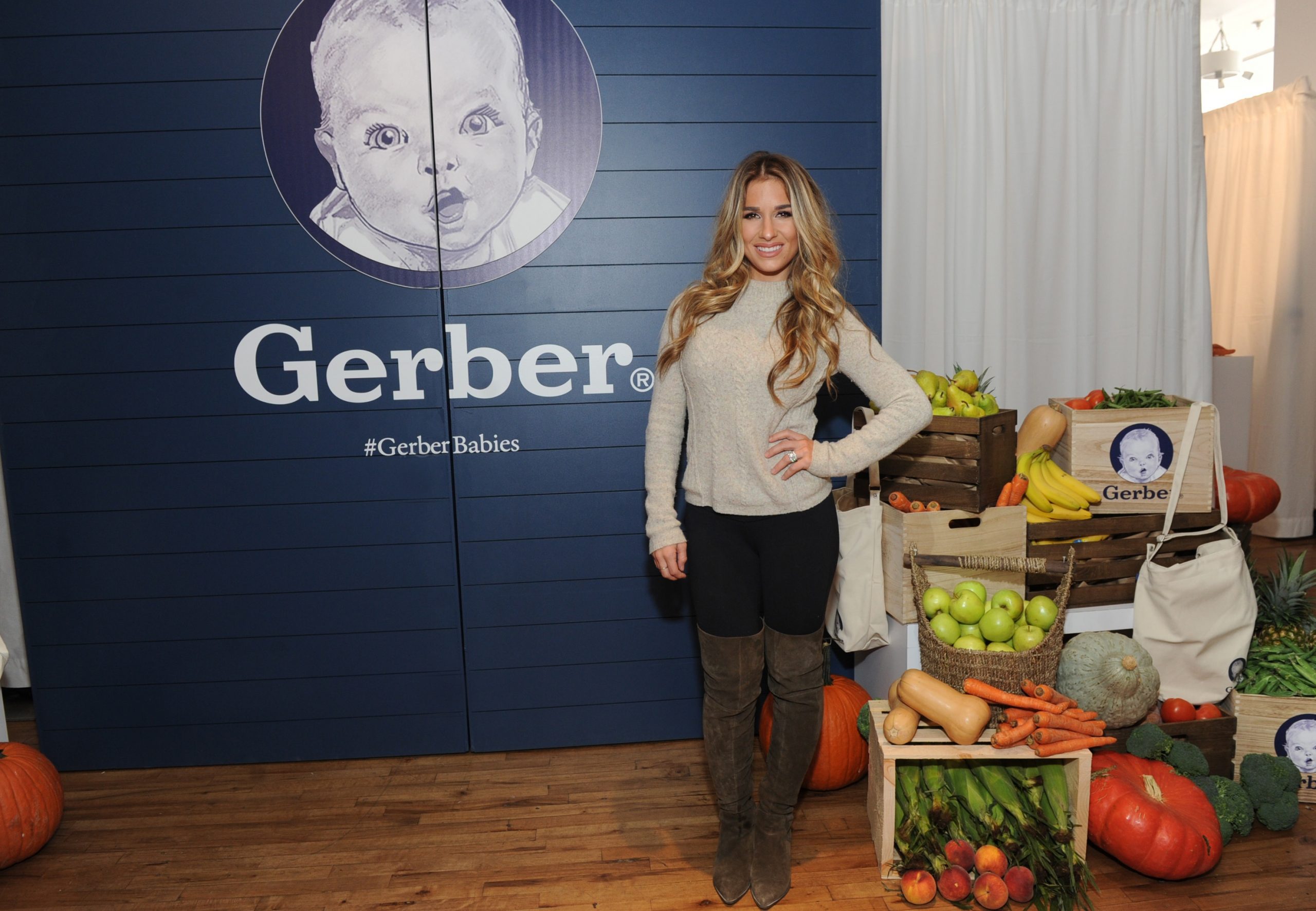 Celebrity mom Jessie James Decker hosts a behind-the-scenes Gerber Babies event in New York, Tuesday, Sept. 27, 2016, to showcase the ìFarm to Highchairî story. (Photo by Diane Bondareff/Invision for Gerber/AP Images)